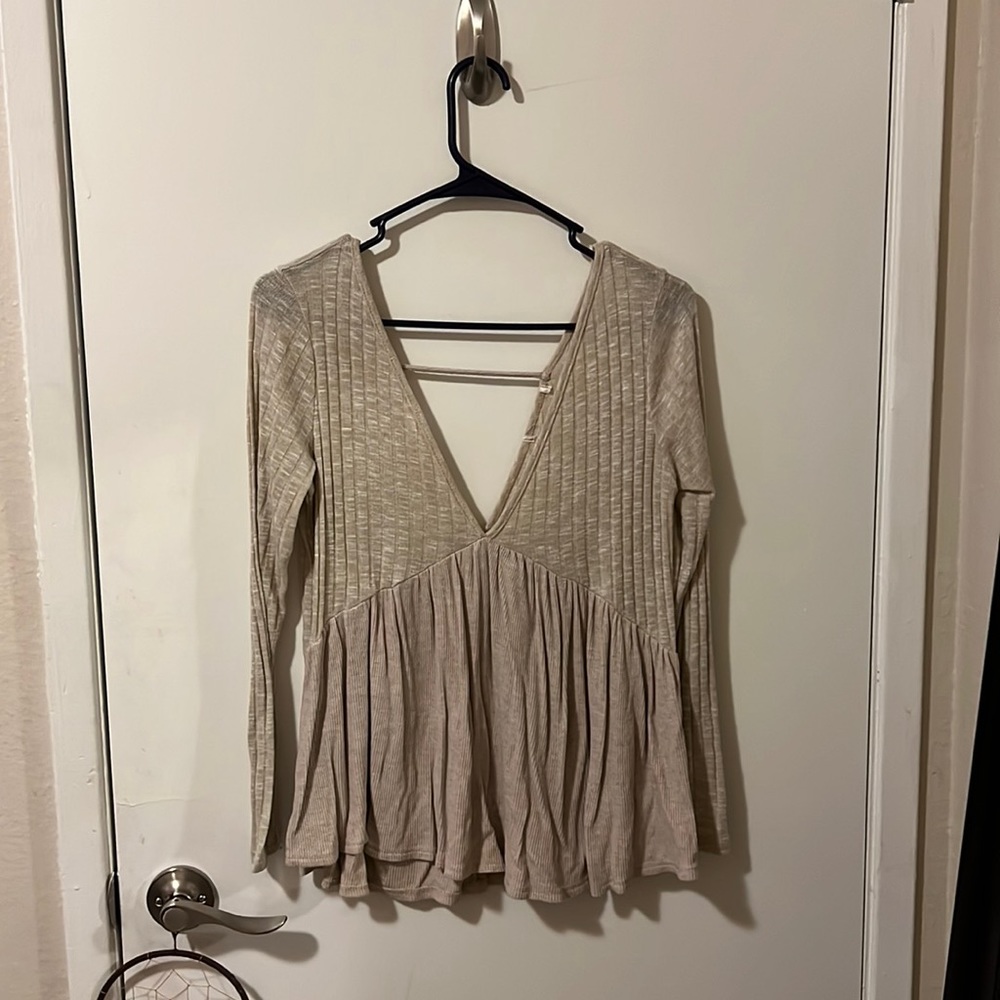 V neck long sleeve top